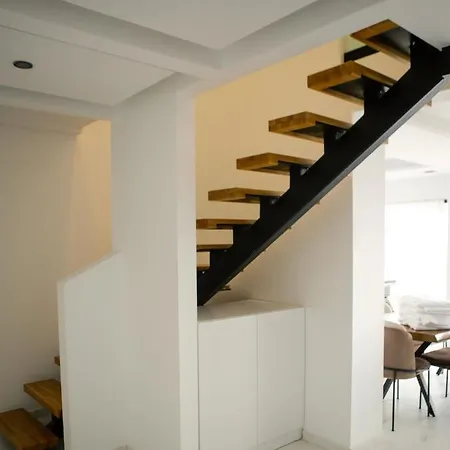 Diamond * Sarandë
